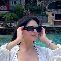 Kelly Badak Naakt