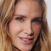 Kelly Lynch Naakt