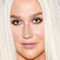 Kesha Naakt