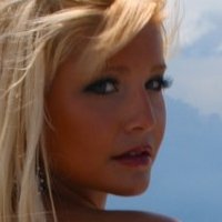 Kristen Hinton Naakt