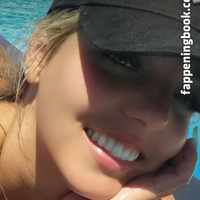 Larissa Lou Naakt
