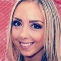 Laura Dennis Naakt