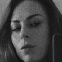 Laura W. Naakt