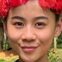 Leah Lewis Naakt