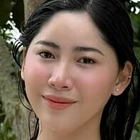 Leonajie Almario Naakt