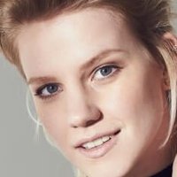 Levina Naakt