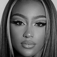 Lexi Underwood Naakt