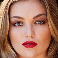 Lili Simmons Naakt