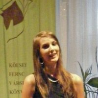 Lilla Csaszar Naakt