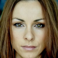 Lindsay Armaou Naakt