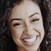 Liza Koshy Naakt
