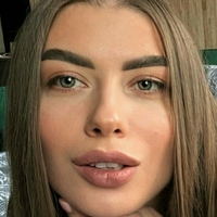 loveyarina Naakt
