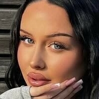 Luana He Naakt