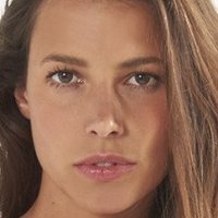 Lucy Bayet Naakt