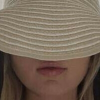 Lucy Robson Naakt