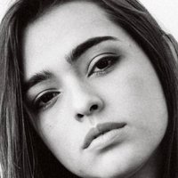 Lucy Vives Naakt