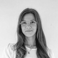 Luise R. Naakt