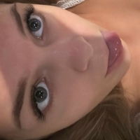 Lyiax Naakt