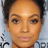 Lyndie Greenwood Naakt