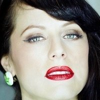 Mackenzie Firgens Naakt