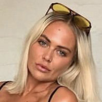 Magee_elle Naakt
