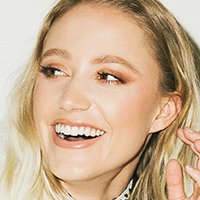 Maika Monroe Naakt