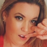 Maisie Lewis Naakt