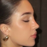 Makensie Henderson Naakt
