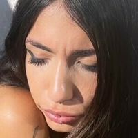 Mariel K Naakt