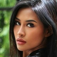 Martine Hugo Naakt