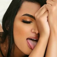 Mary Queiroz Naakt