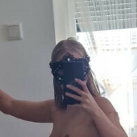 Maskgirl Naakt