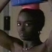 M'bembo Naakt