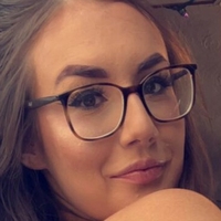 Meghan Márquez Naakt