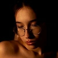 Memi_ Naakt