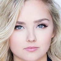 Mia Rose Frampton Naakt