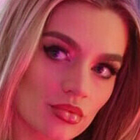 Mikenna Naakt