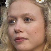 Naomi Battrick Naakt