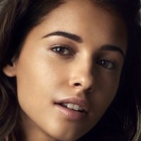 Naomi Scott Naakt