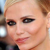 Natasha Poly Naakt