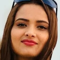 Neelam Giri Naakt