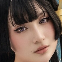 Neyu H Cosplay Naakt
