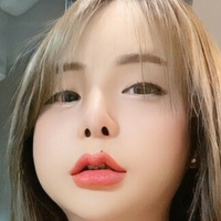 Nichada.yo Naakt
