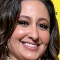 Nicole Enayati Naakt