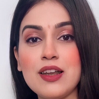 Nidhi Chaudhary Naakt