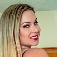 Nikki Baker Naakt