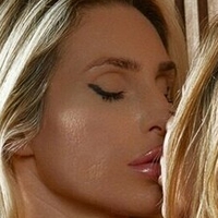 Nikki Luciaa Naakt