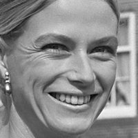 Nina Frederik Naakt
