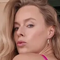 Nina Thomas Naakt