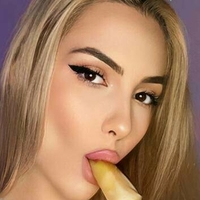 ninakhalifa Naakt